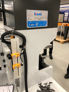 Гидравлический пресс для угловой резки металлического профиля KPC-18NC