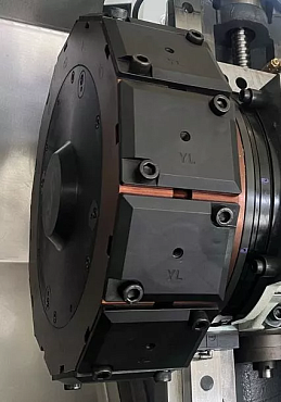 Токарный станок с наклонной станиной KMT KTH 60/600